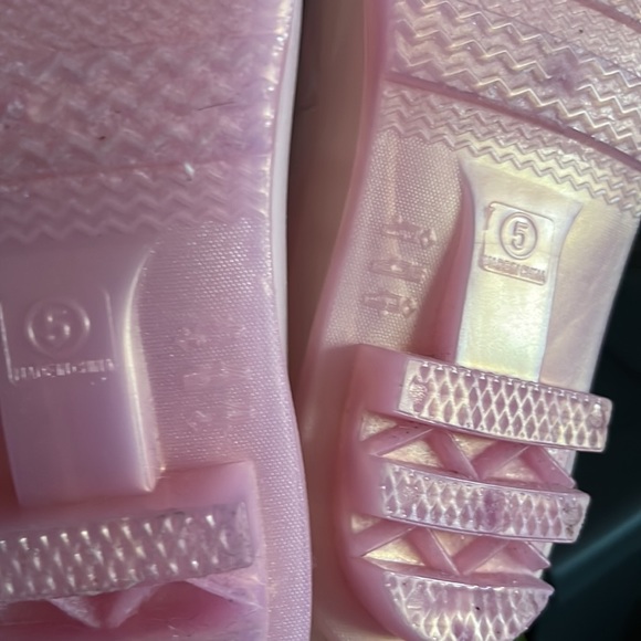 Kids pink rain boots NEW. - Picture 4 of 4